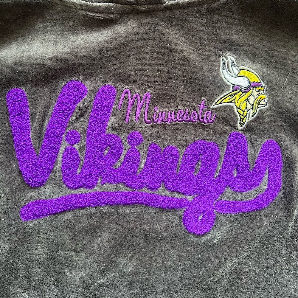 NFL Youth Girls Minnesota Vikings Short Sleeve Velvet Hooded Top - Picture 5 of 9